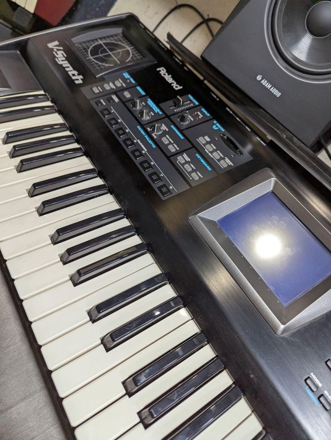 سینتی سایزر رولند v synth|پیانو، کیبورد، آکاردئون|مشهد, سراب|دیوار