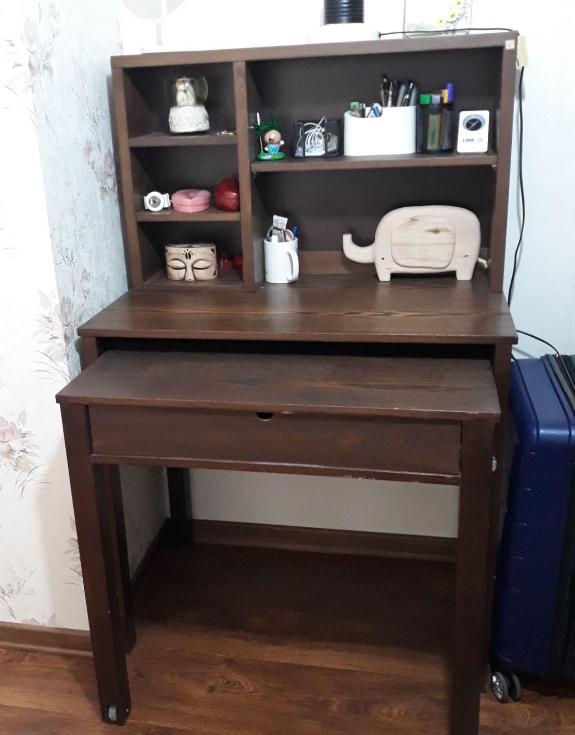 یک عددمیز تحریروکامپیوتر همراه با کتابخانه متحرک|میز تحریر و کامپیوتر|شیراز, معالیآباد|دیوار