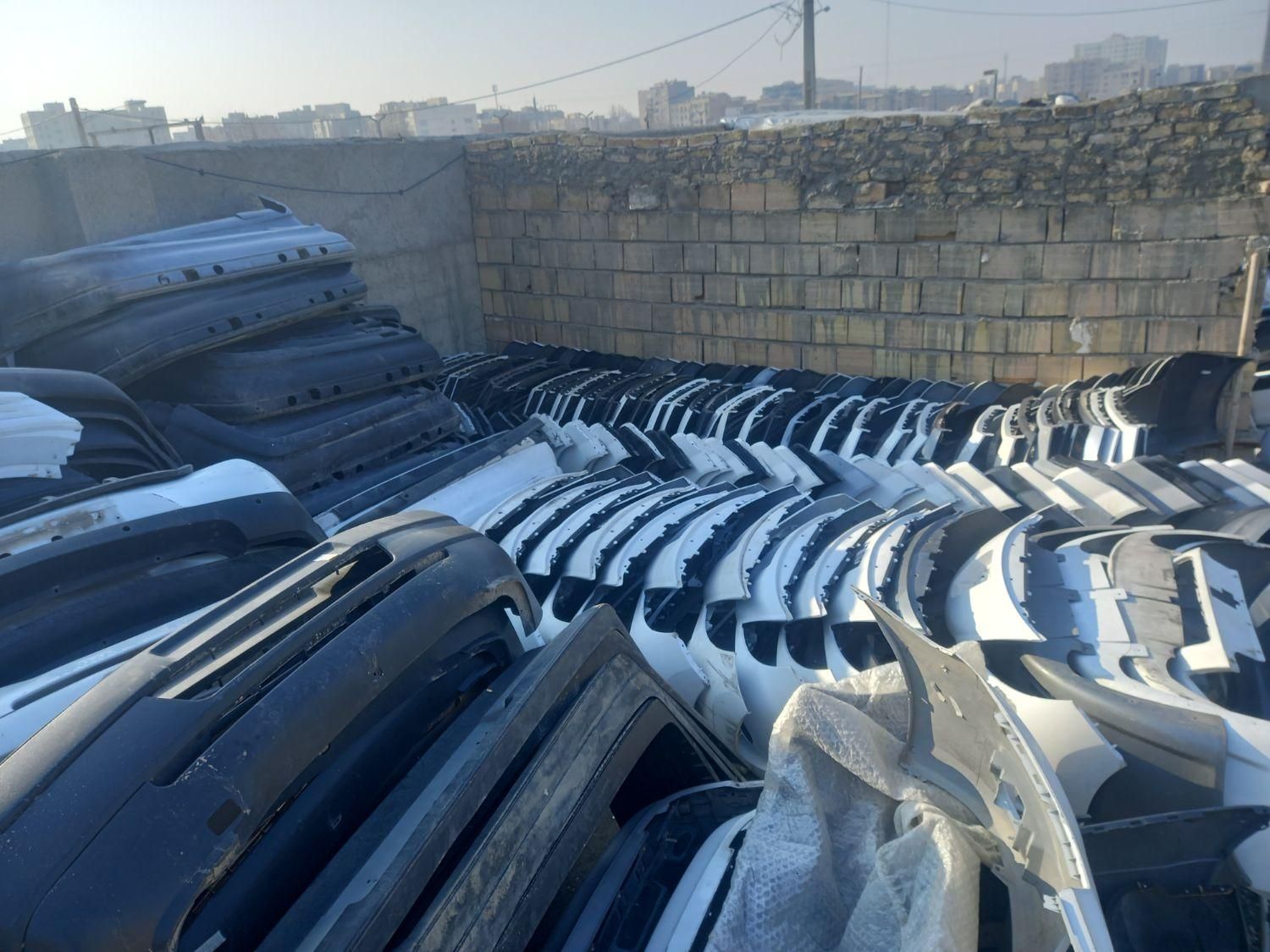 انواع سپر ماشین استوک در حد نو میباشد|قطعات یدکی و لوازم جانبی|فردیس, ثابتی|دیوار