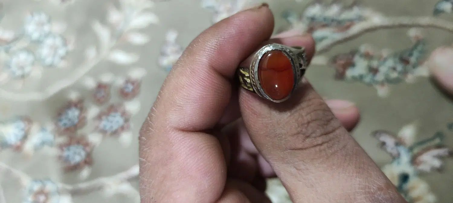 انگشتر یاقوت قرمز با رکاب نقره و عقیق با هم|جواهرات|نجف‌آباد, حومه نجف آباد|دیوار
