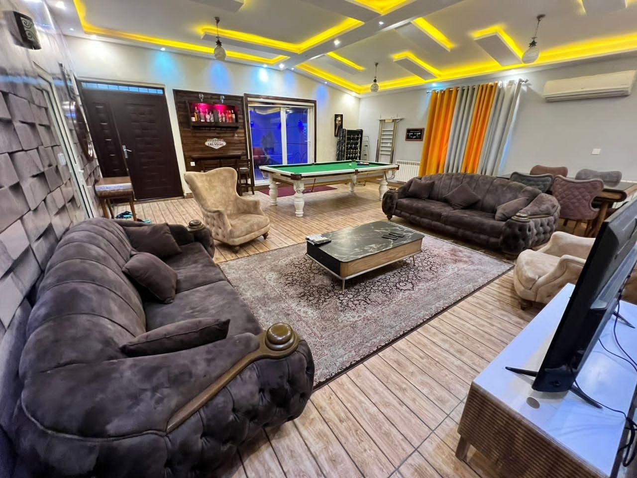 ویلا استخردار دو خوابه لب ساحل vip|اجارهٔ کوتاهمدت ویلا و باغ|بندر انزلی, اطبا|دیوار