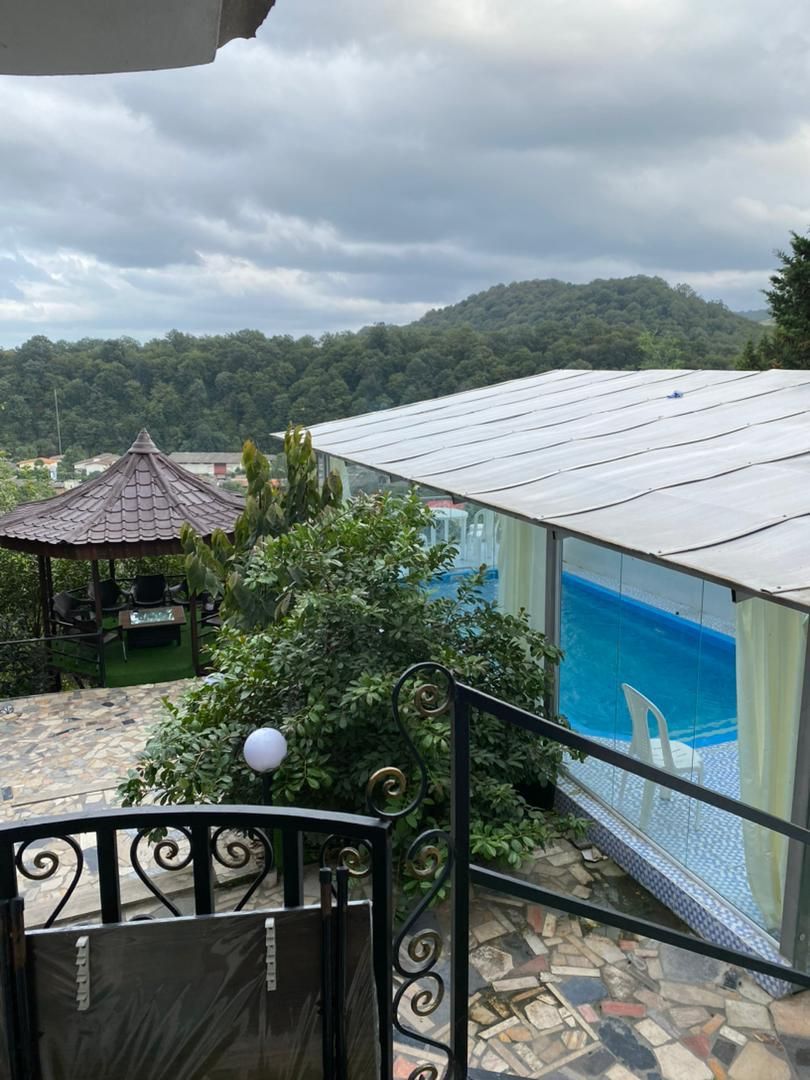 ویلا دوبلکس جنگلی استخردار آبگرم ۴ خوابه|اجارهٔ کوتاه‌مدت ویلا و باغ|چالوس, |دیوار