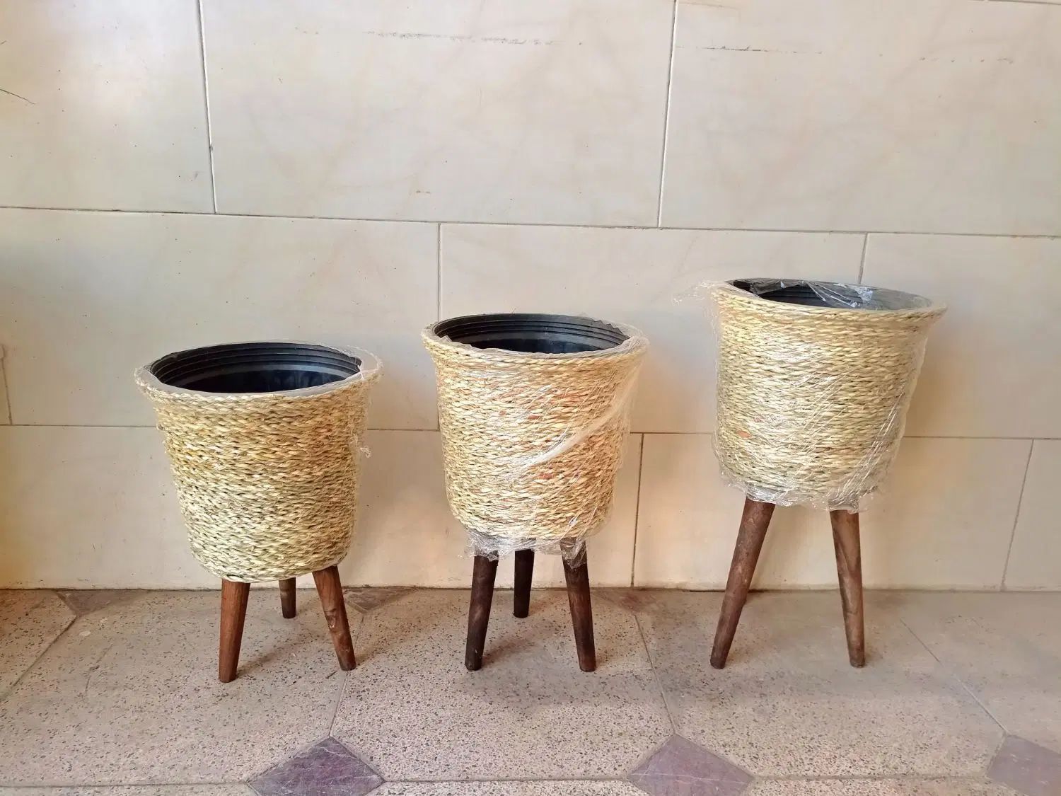 پایه گلدان حصیری لوکس مناسب دکور مدرن و سنتی|گل و گیاه طبیعی|همدان, |دیوار