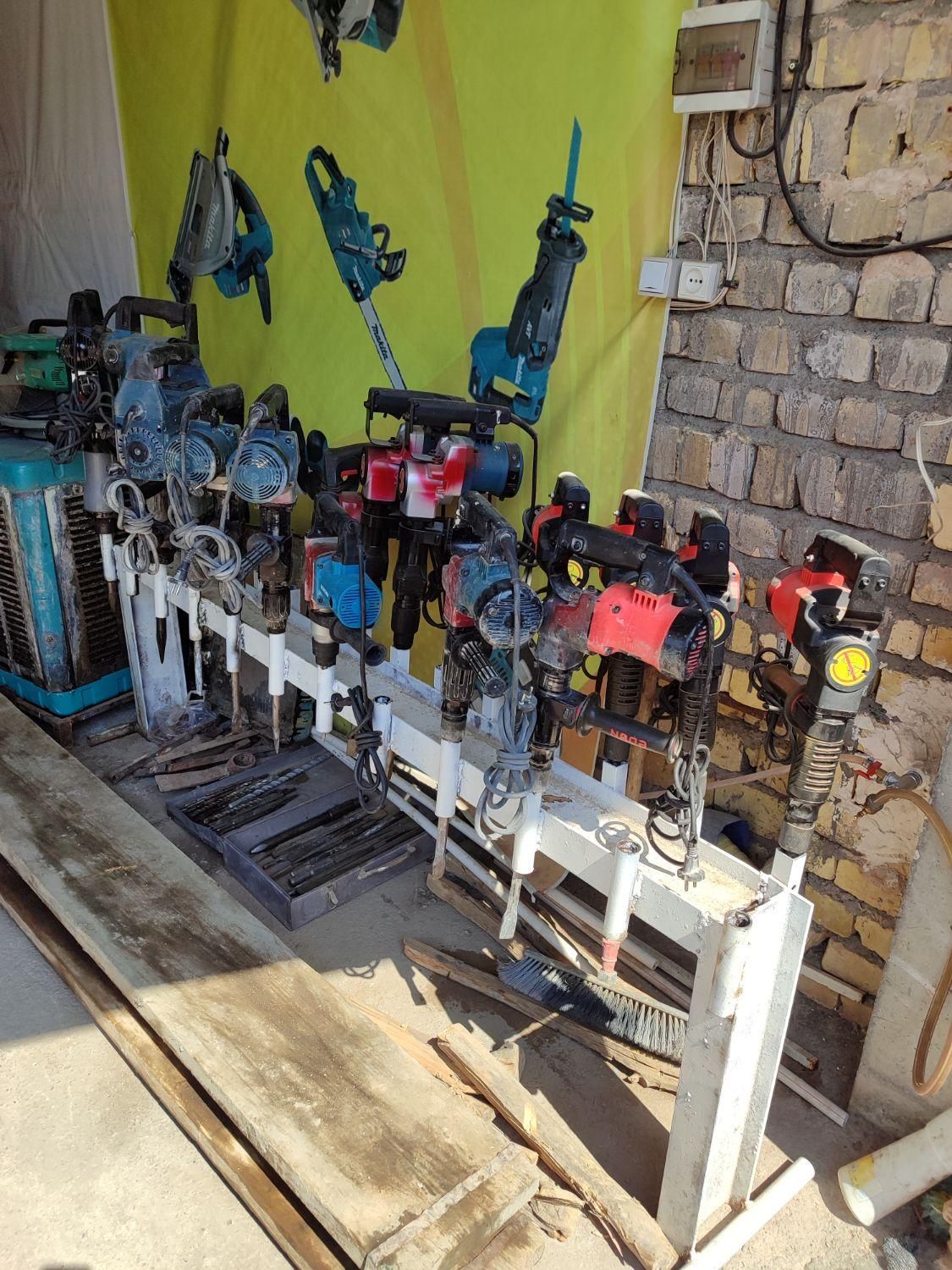 کرایه ابزار هیلتی تخته بنایی چهارپایه فرز نیروگاه|خدمات پیشه و مهارت|قم, نیروگاه|دیوار