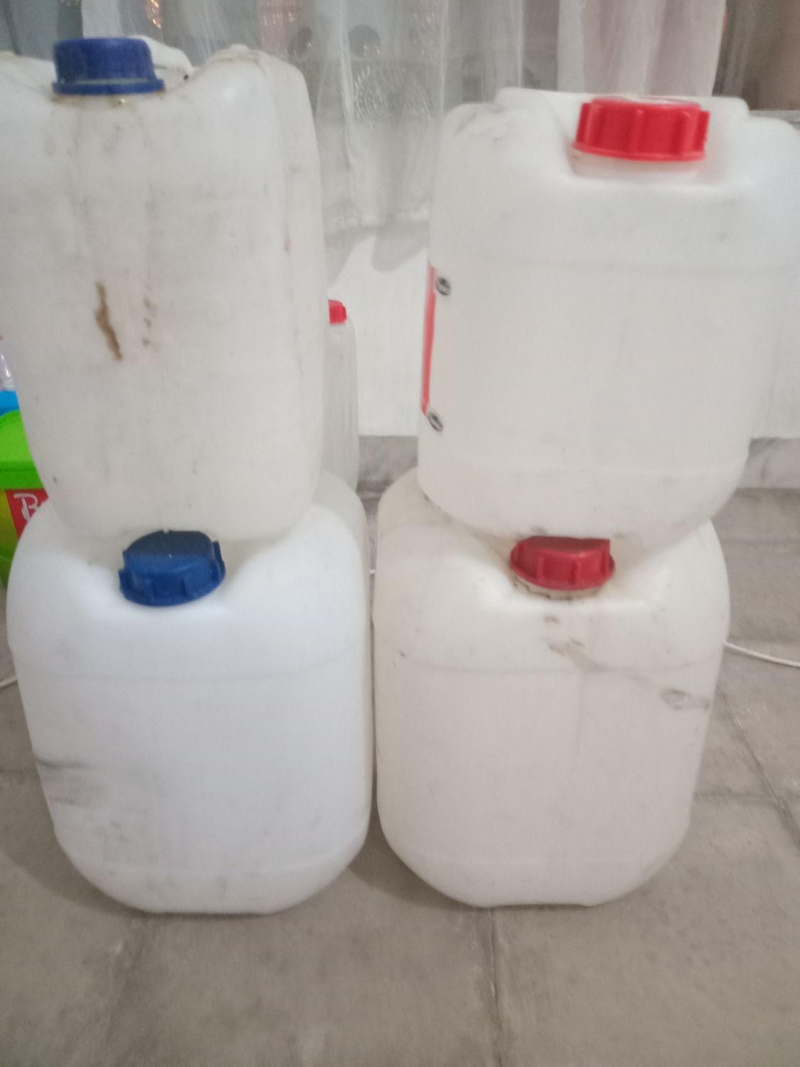 گالن بیست لیتری ده لیتری|ظروف نگهدارنده، پلاستیکی، یک‌بارمصرف|جیرفت, |دیوار