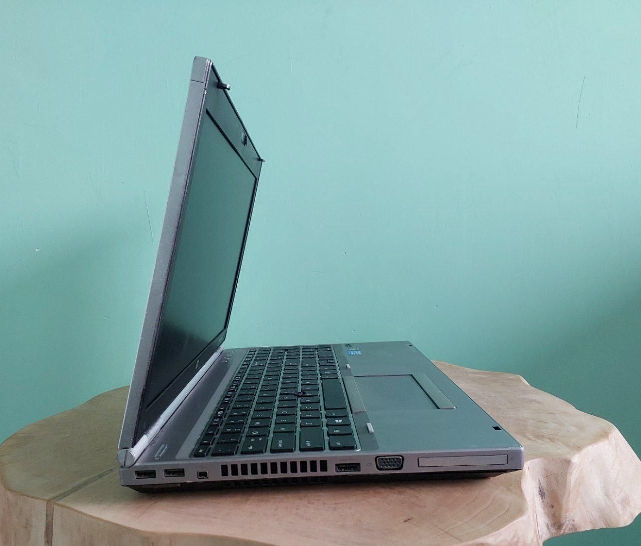 لپتاپ ۸ هسته ایی گرافیکدار i7 hp بی نقص|رایانه همراه|رشت, گلسار|دیوار
