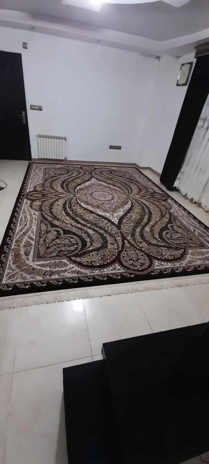 فرش ۱۲متری.تخت و کمد تکنفره.نیمکت .میز تی وی|فرش|رشت, عینک|دیوار