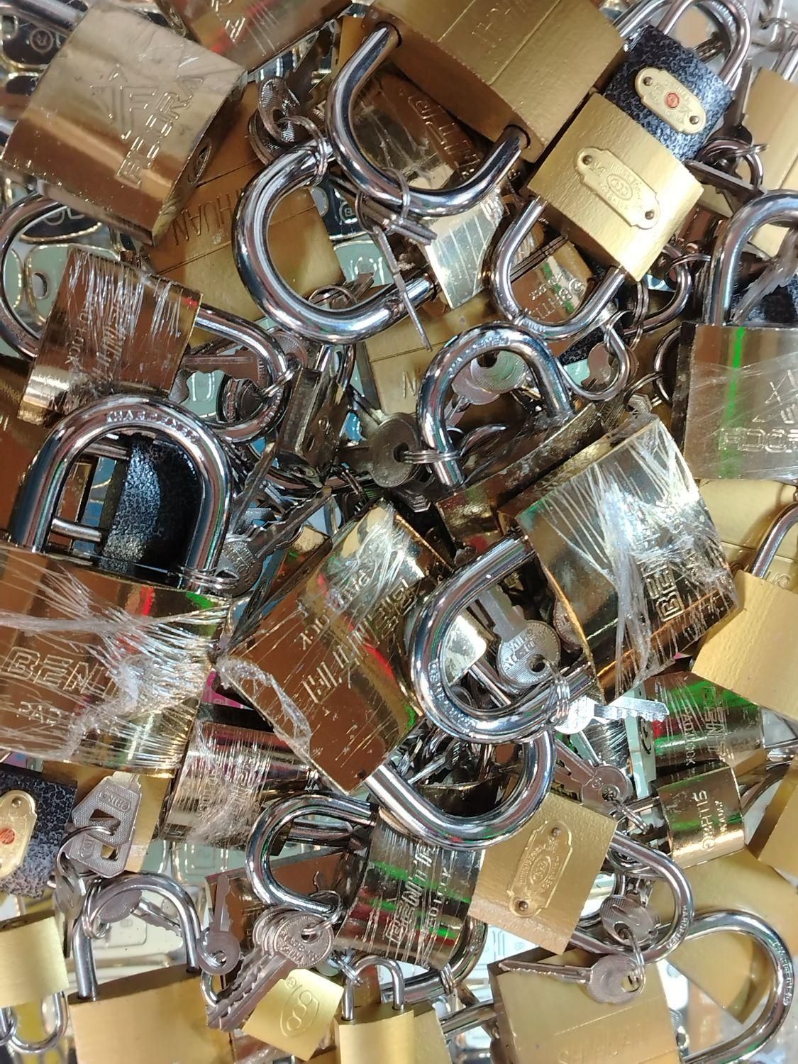 قفل سازی کلید سازی بازکردن انواع درب ماشین وخانه|خدمات پیشه و مهارت|نیشابور, شهرک بسیج|دیوار