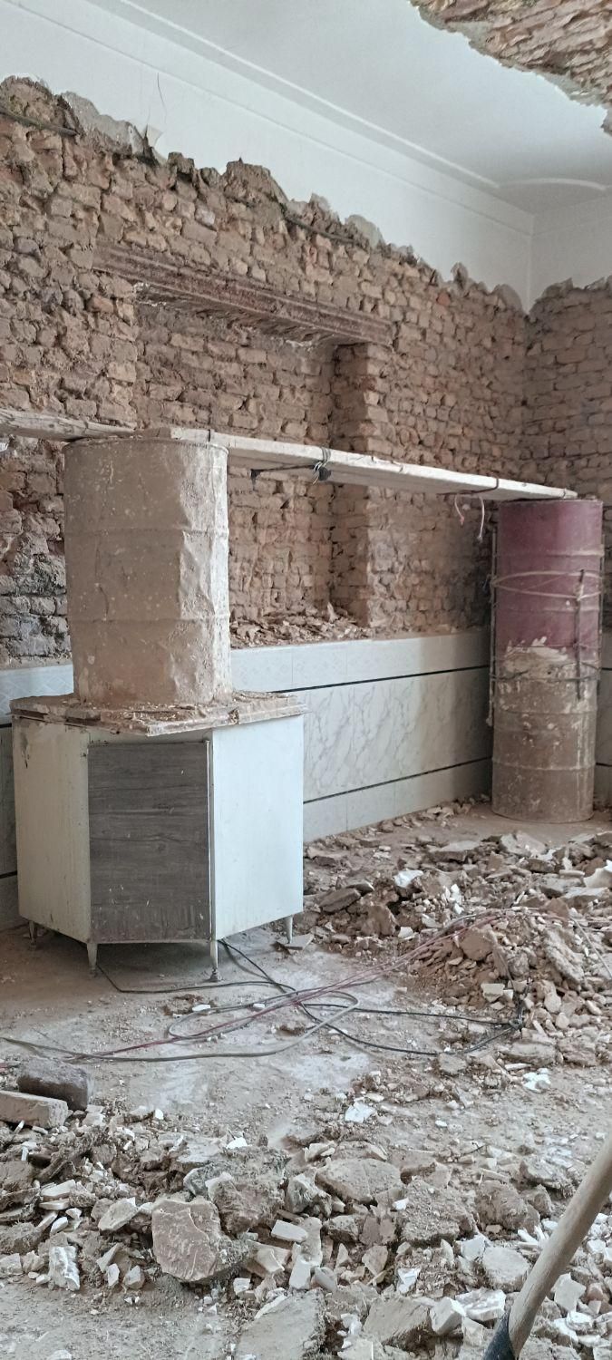 تخریب و کنده کاری با پیکور بزرگ و کوچک|خدمات پیشه و مهارت|زابل, |دیوار