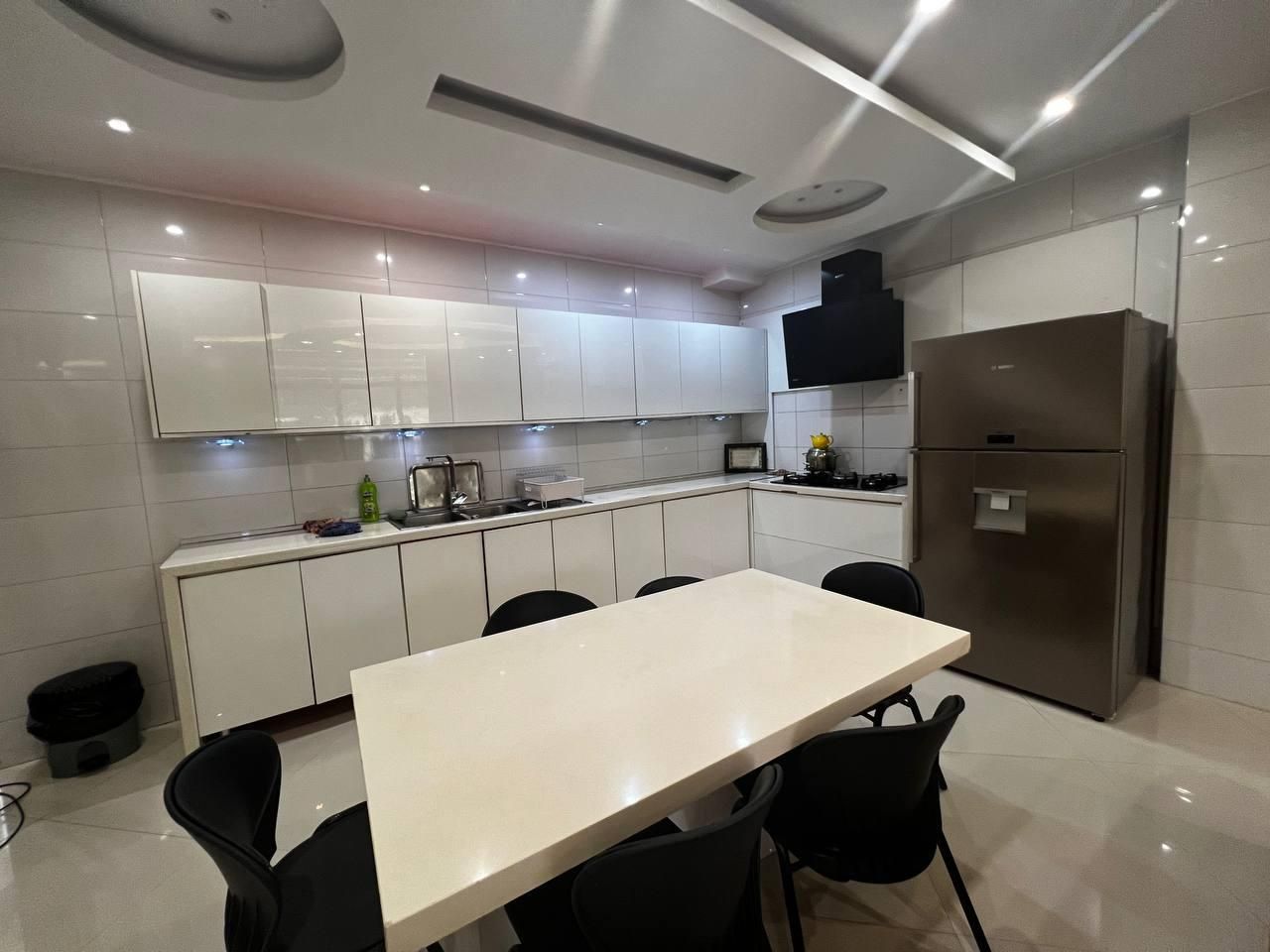 اجاره کاخ ویلا استخردار کوهستانی با ویو رویایی|اجارهٔ کوتاه‌مدت ویلا و باغ|فومن, |دیوار