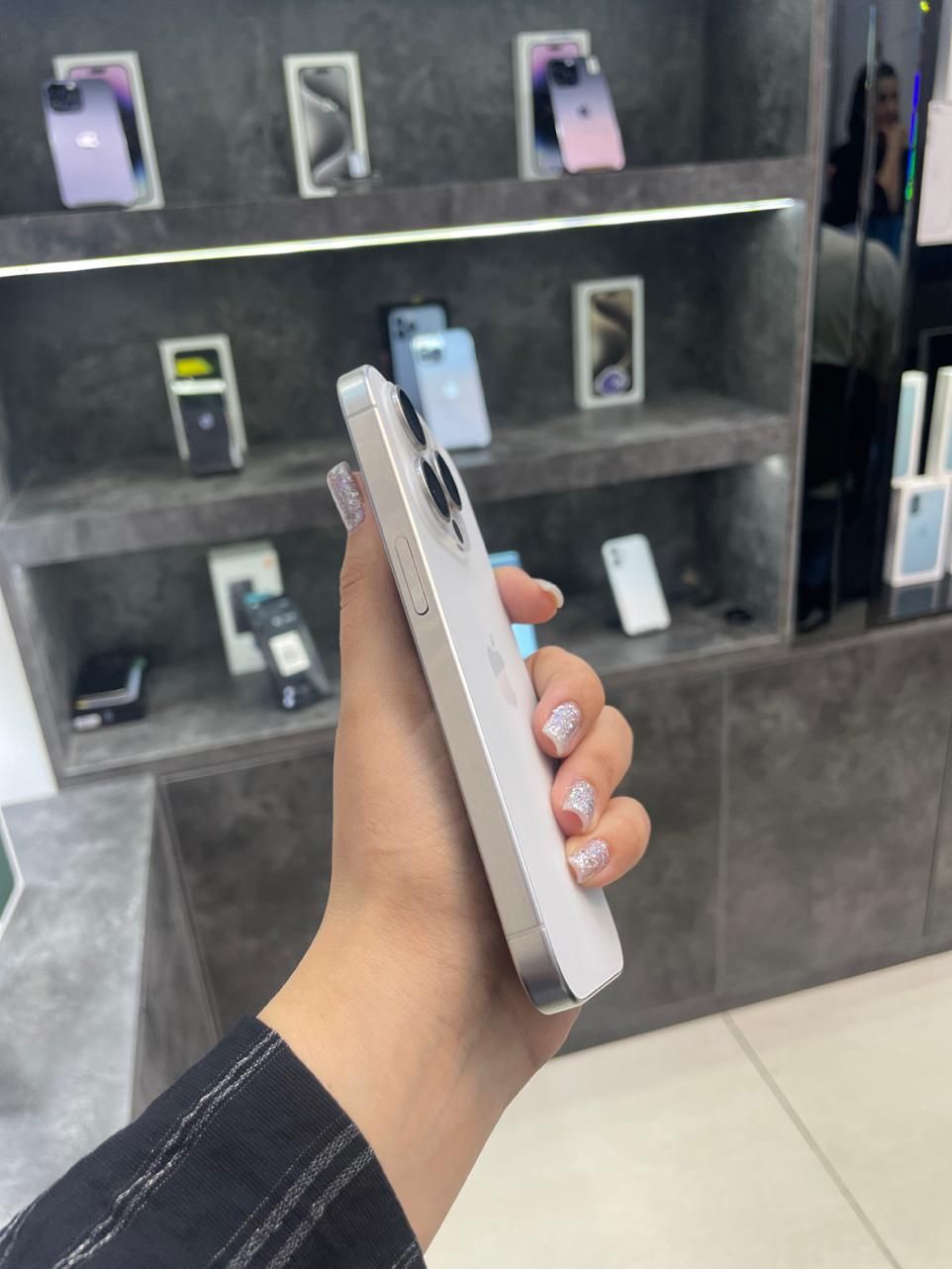 ایفون ،بدون پیش ،پرو ۱۵ سفید pro|موبایل|اصفهان, احمدآباد|دیوار