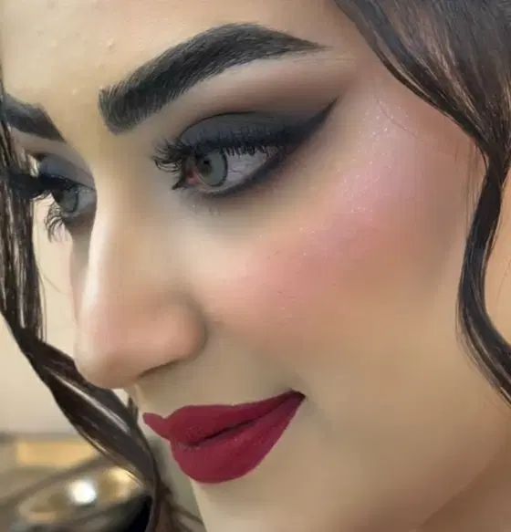 خدمات و آموزش شینیون و میکاپ درفاز۸پردیس|خدمات آرایشگری و زیبایی|پردیس, فاز ۸|دیوار