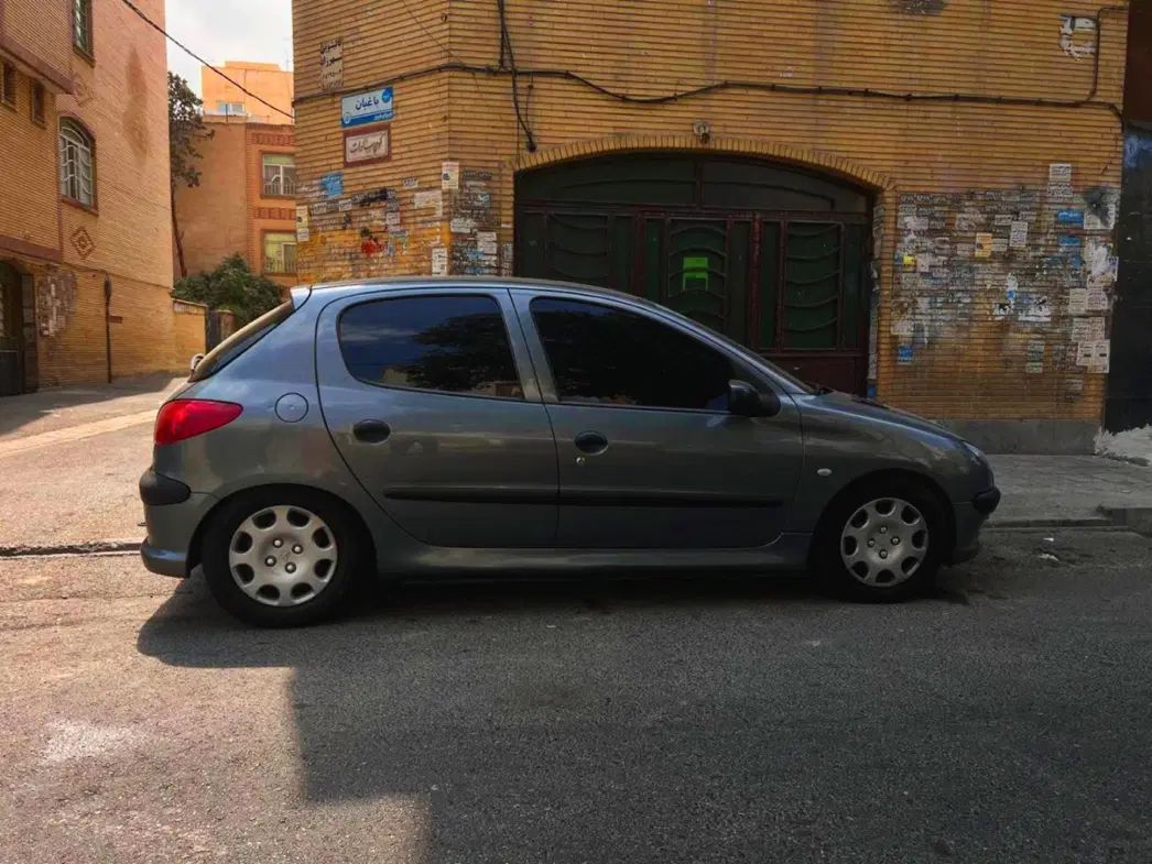 پژو ۲۰۶ مدل ۹۷ بی رنگ نوک مدادی تیپ ۲ خانگی|خودرو سواری و وانت|تهران, چیتگر شمالی|دیوار