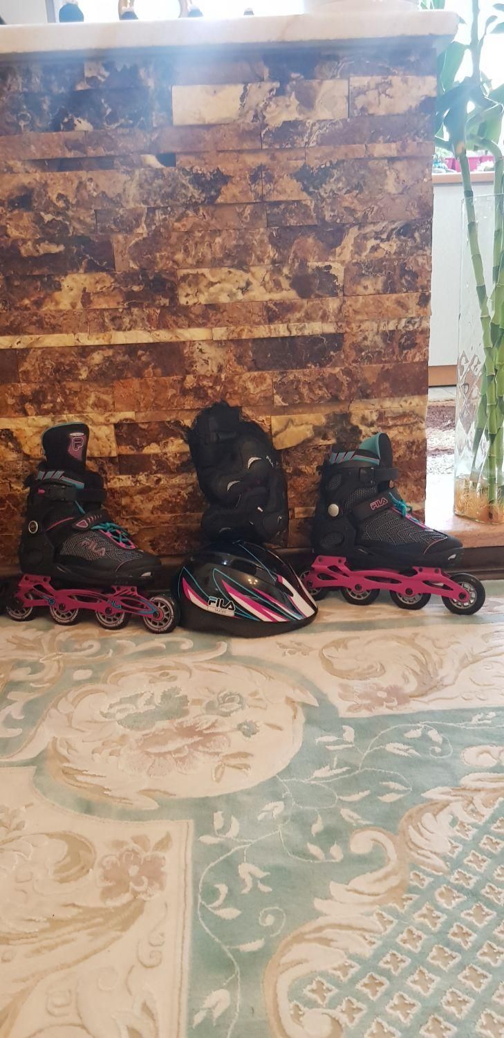 کفش اسکیت Roller blade|دوچرخه، اسکیت، اسکوتر|تهران, میدان انقلاب|دیوار