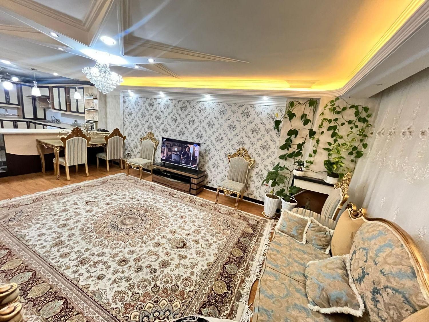 آپارتمان منزل مبله  یک خواب دو خواب شیک|اجارهٔ کوتاه‌مدت آپارتمان و سوئیت|شیراز, عفیف‌آباد|دیوار