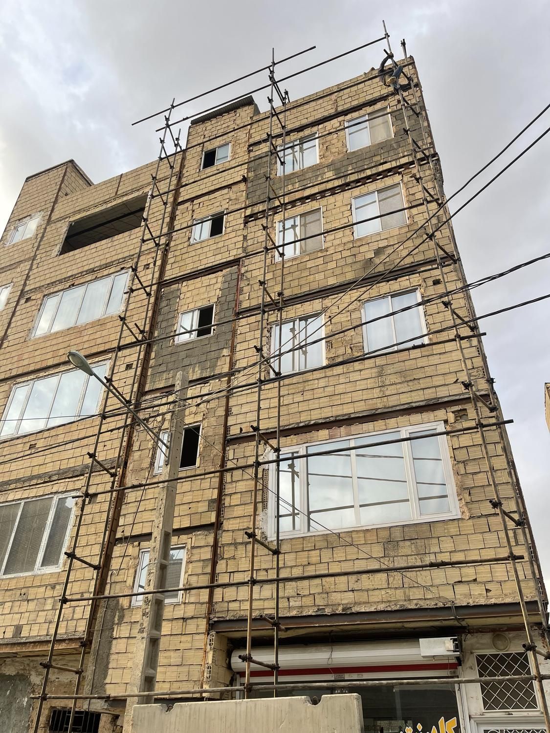 نصب داربست فلزی سعدی بلوار توس و کل شهر|خدمات پیشه و مهارت|مشهد, توس (بلوار توس)|دیوار