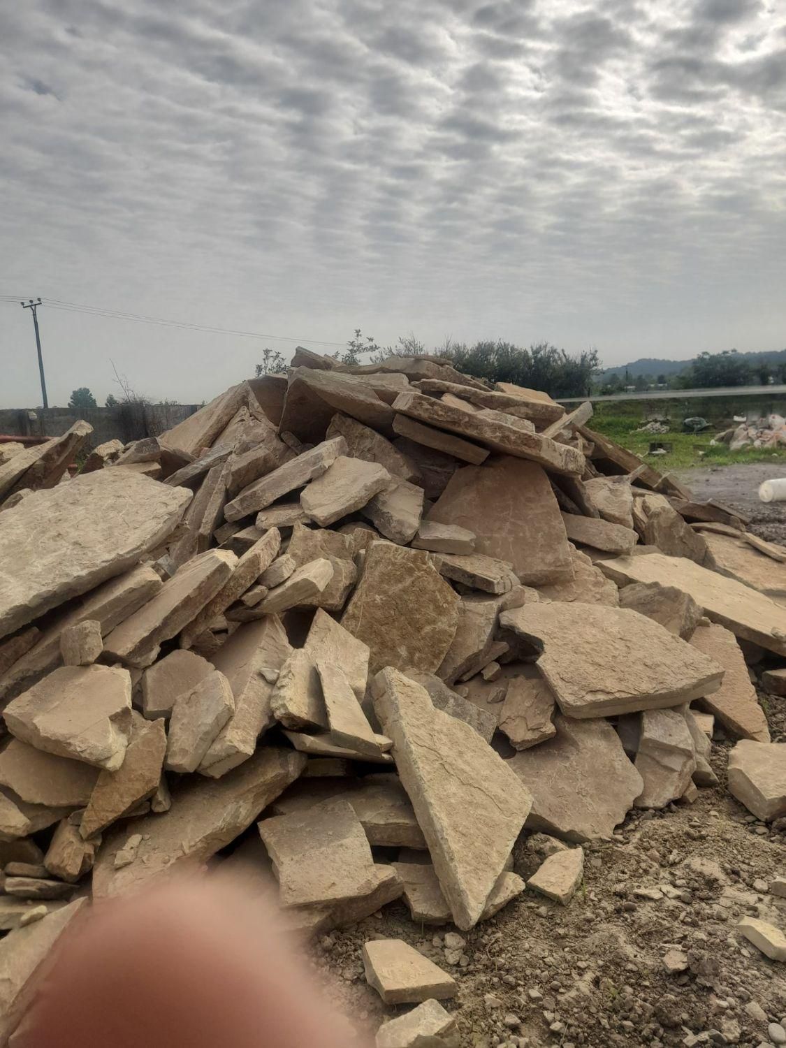 سنگ لاشه سنگ ورقه ای سنگ مالون سنگ قلوه سنگ کوبیک|مصالح و تجهیزات ساختمان|رشت, استادسرا|دیوار