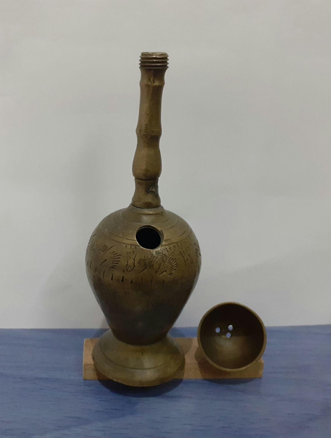 قلیون عتیقه قابل استفاده جنس برنج|کلکسیون اشیاء عتیقه|بوشهر, |دیوار