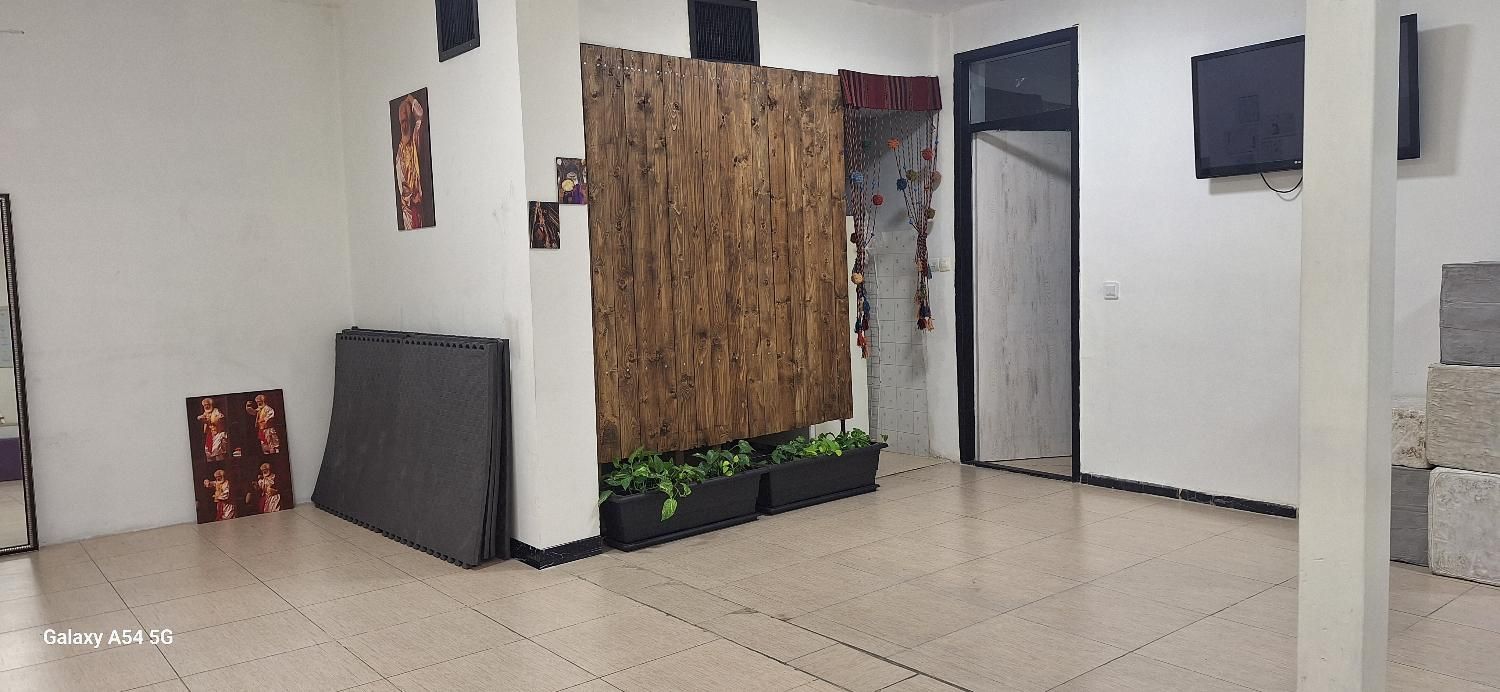 اجاره فضای آموزشی مجهز به آینه|اجارهٔ کوتاه‌مدت دفتر کار و فضای آموزشی|مشهد, فرهنگ|دیوار