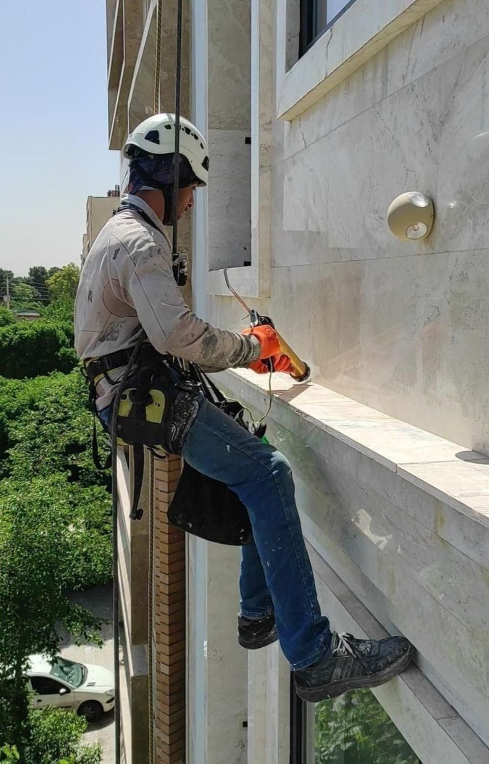 کار درارتفاع باطناب بدون داربست|خدمات پیشه و مهارت|ایوان, |دیوار