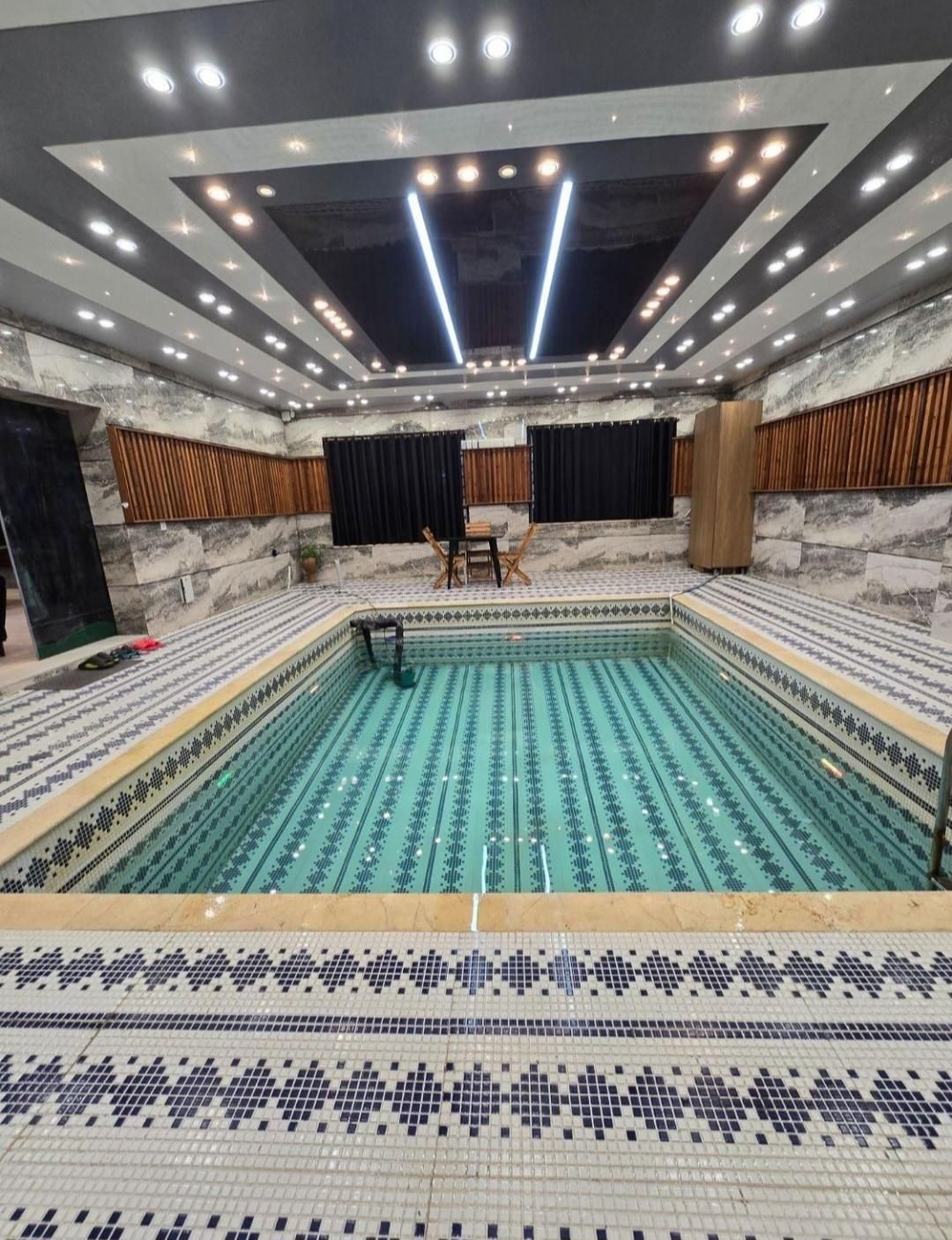 اجاره استخر سرپوشیده ابگرم دو خواب مستر|اجارهٔ کوتاه‌مدت ویلا و باغ|اصفهان, دانشگاه اصفهان|دیوار