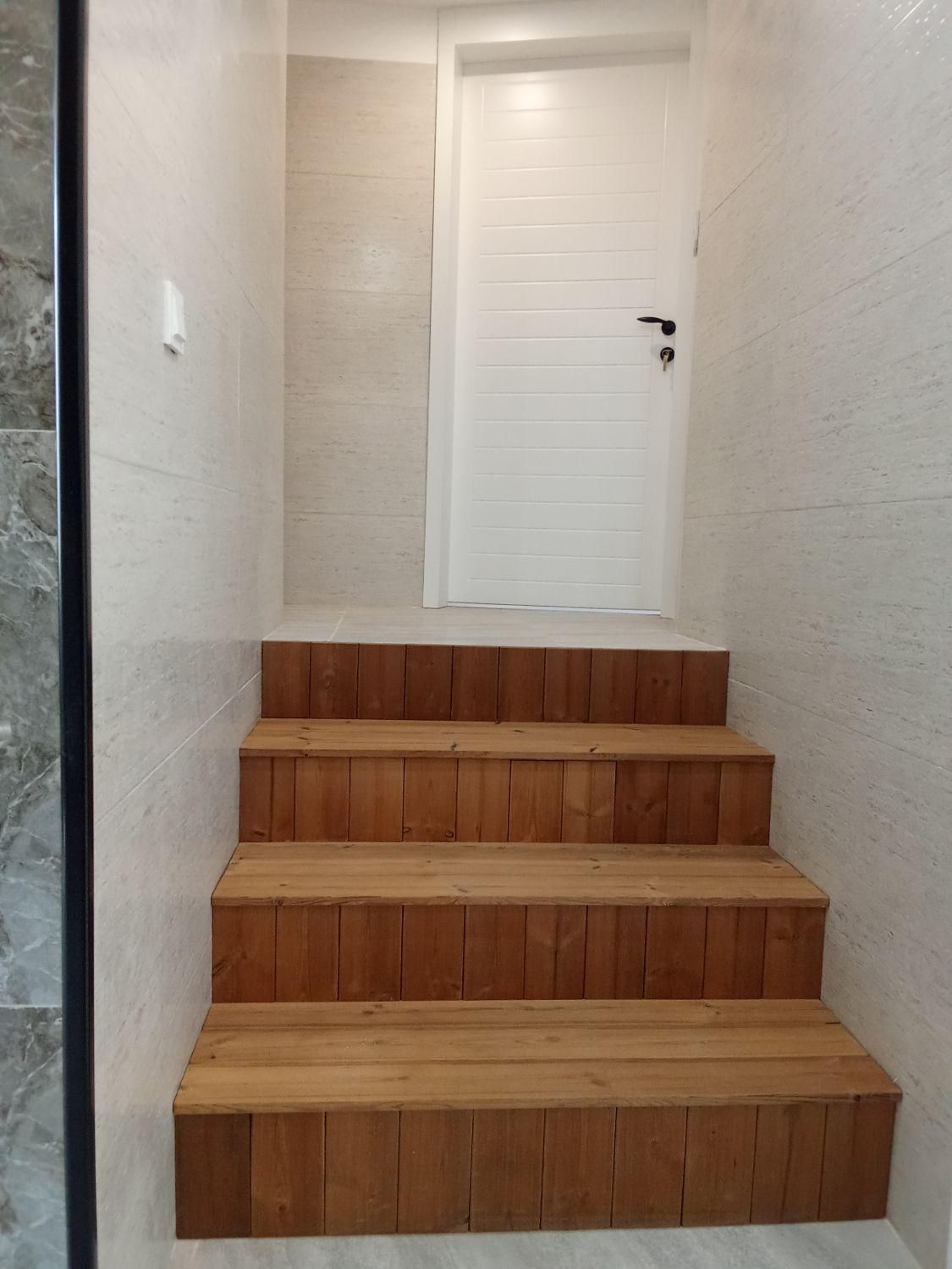 نقاشی رنگ آمیزی چوب کابینت درب نرده پله سرویس خواب|خدمات پیشه و مهارت|یزد, |دیوار