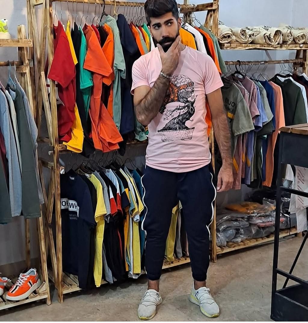 تیشرت در رنگ بندی مختلف|لباس|فولادشهر, مسکن مهر فولادشهر|دیوار