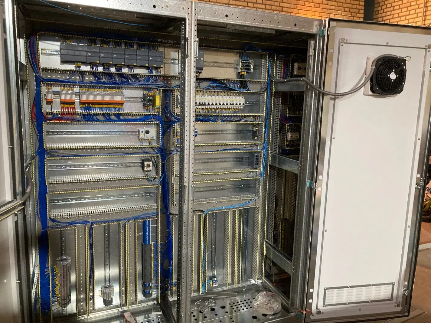 مشاوره ، طراحی و مونتاژ تابلو برق های قدرت و PLC|خدمات پیشه و مهارت|تهران, لاله زار|دیوار