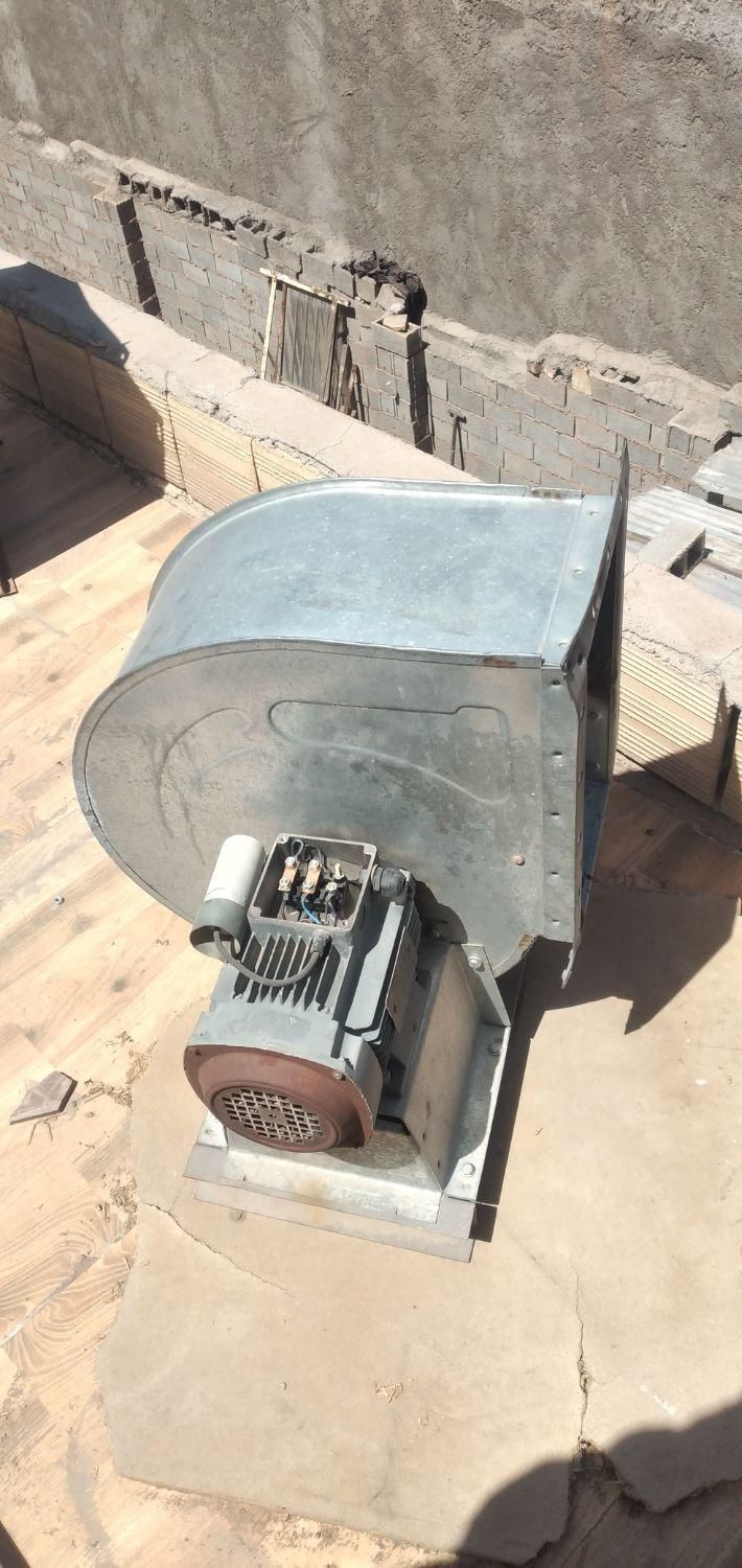 سانترفیوژ هواکش|پنکه و تصفیه‌کنندهٔ هوا|رفسنجان, |دیوار