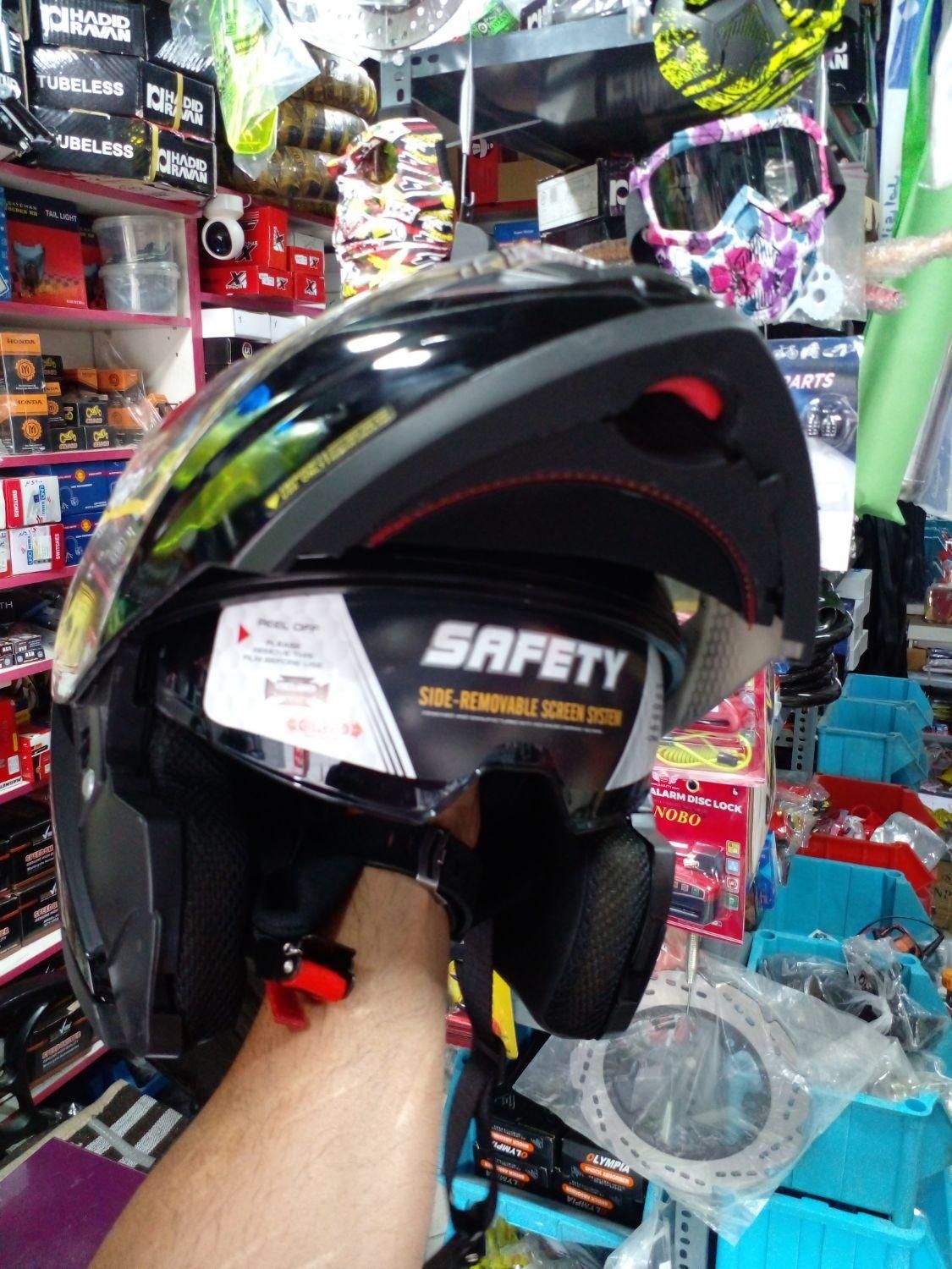 کلاه کاسکت|قطعات یدکی و لوازم جانبی|فردیس, منظریه|دیوار