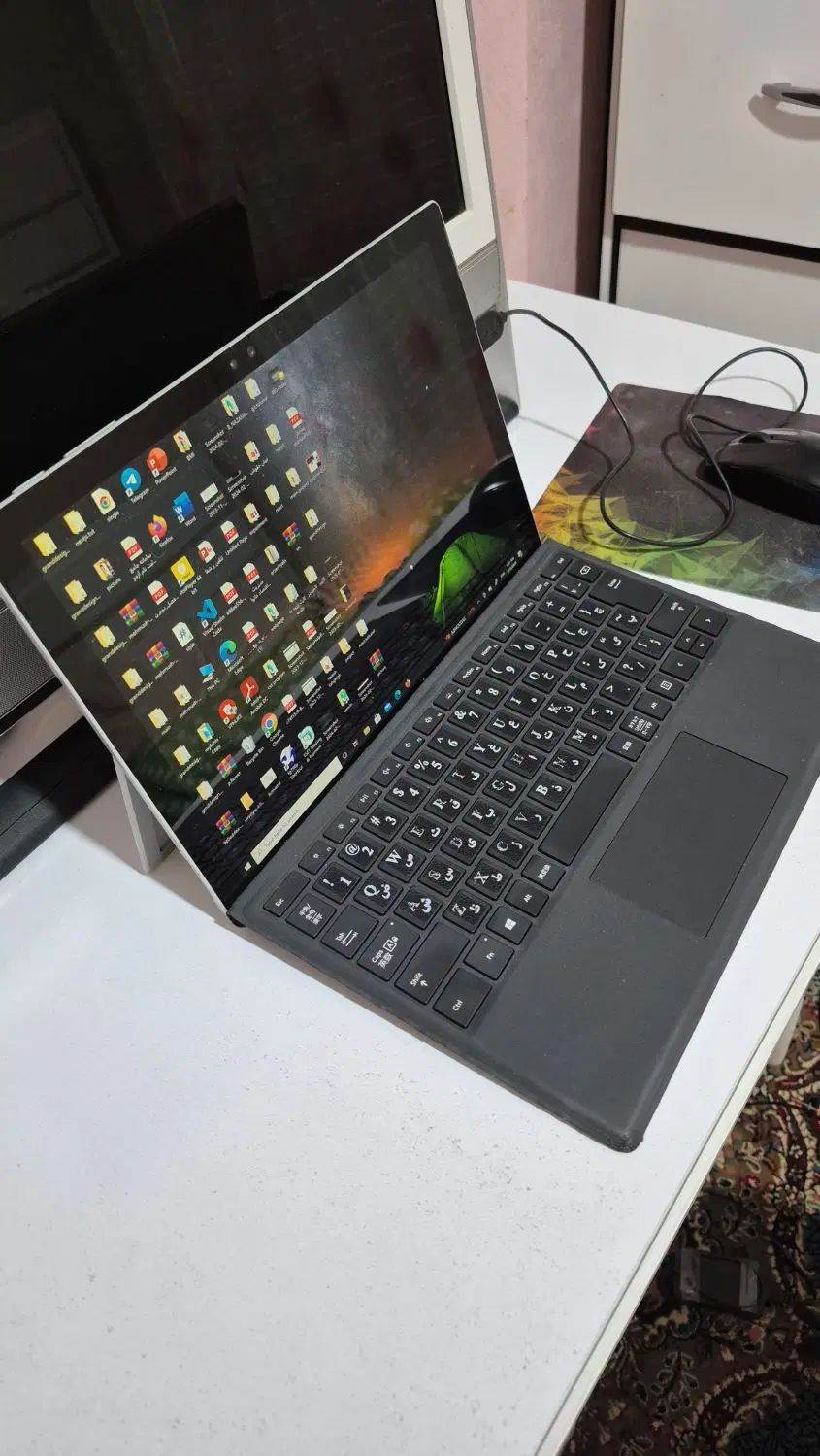 surface|رایانه همراه|مشهد, شاهد (شهرک غرب)|دیوار