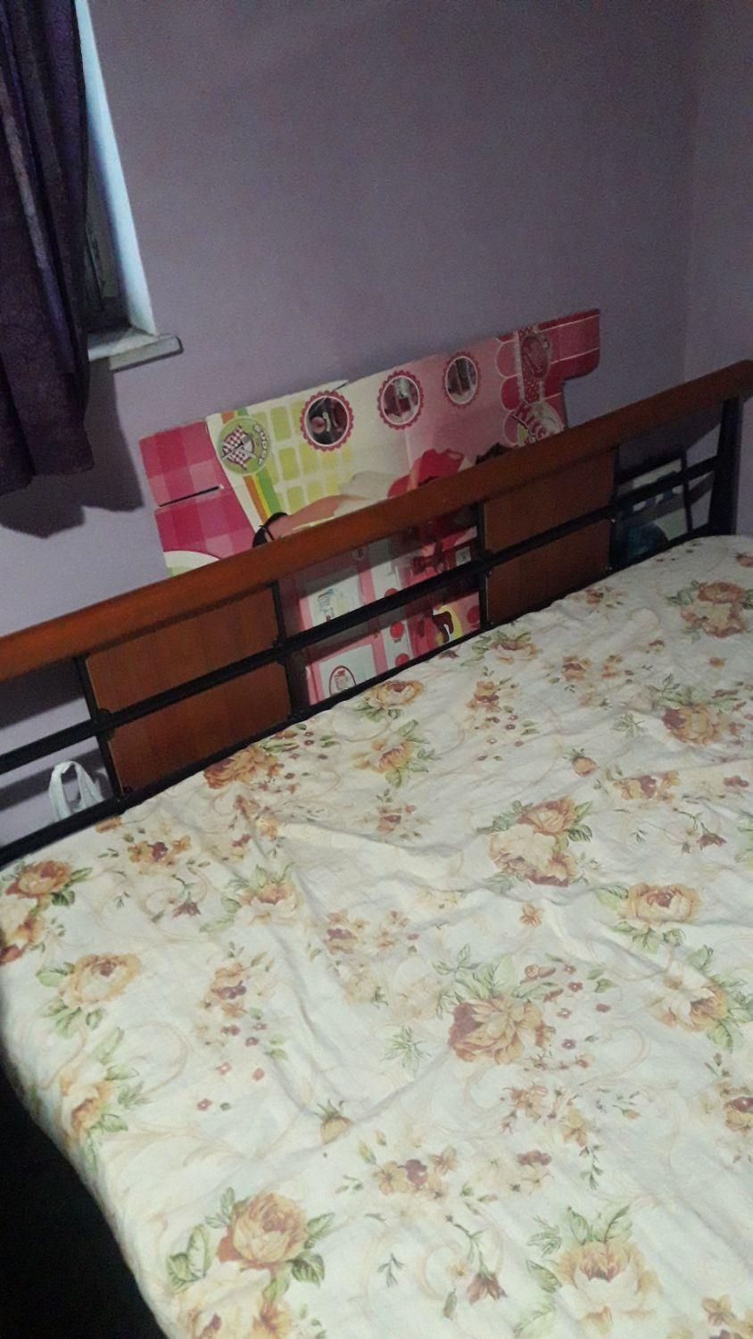 تخت چوبی فلزی عالی|تخت و سرویس خواب|رشت, چله خانه|دیوار