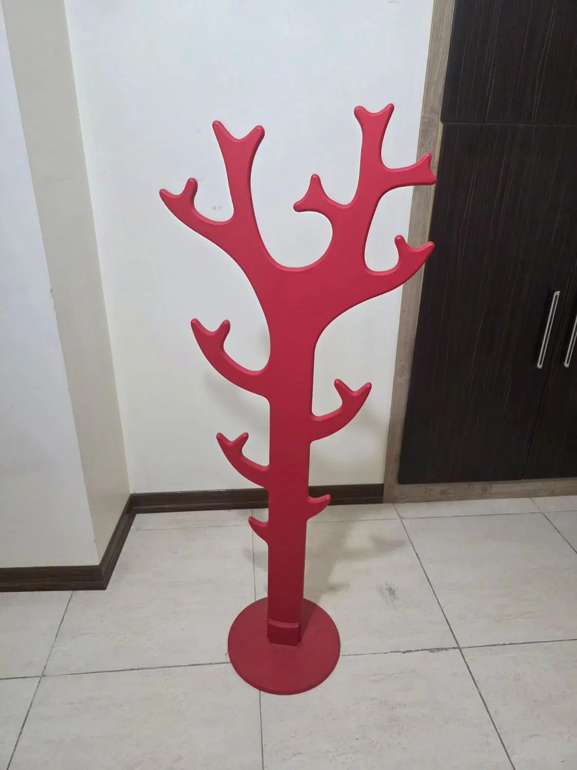 چوب لباسی درختی|بندرخت و رخت‌آویز|اصفهان, عسگریه|دیوار