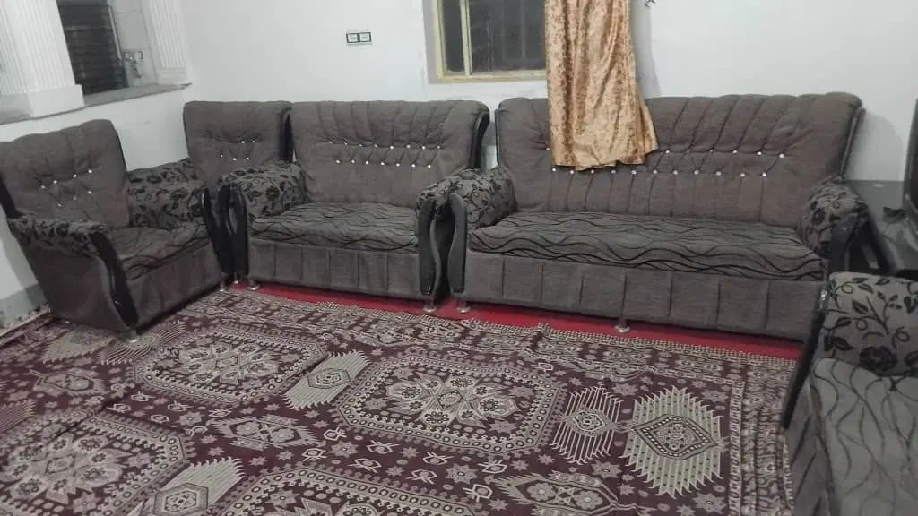 دو دست مبل ۷نفره یک رنگ یک مدل هر دست ۳۸۰۰|مبلمان خانگی و میز عسلی|زاهدان, |دیوار
