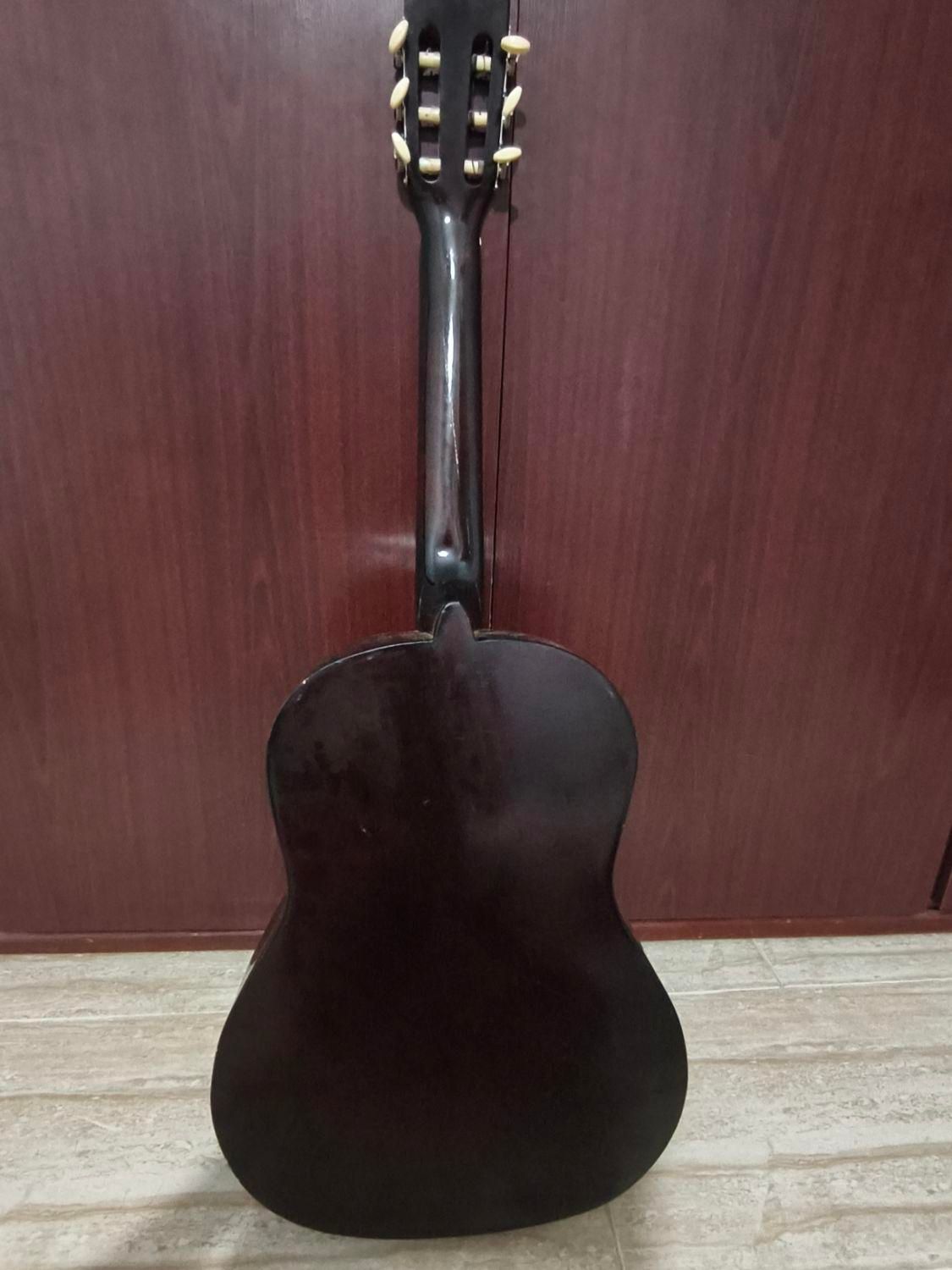 گیتار کلاسیک مدل آلکالین|گیتار، بیس، امپلیفایر|رشت, گلسار|دیوار