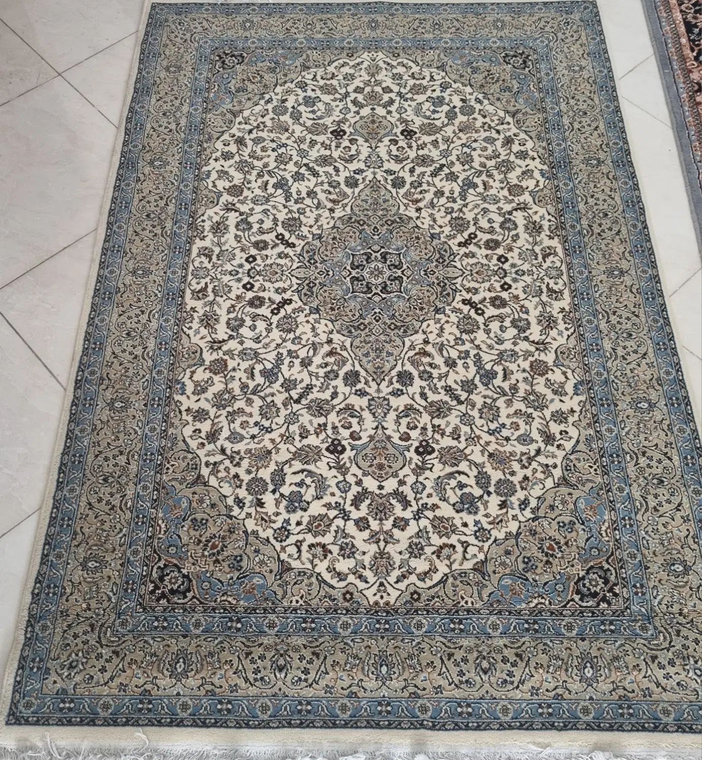 ۴ عدد فرش|فرش|تهران, تسلیحات|دیوار