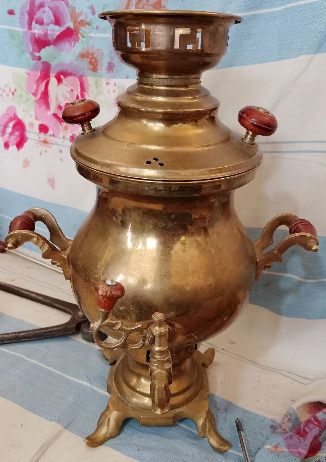 سماور ذغالی|کلکسیون اشیاء عتیقه|اصفهان, بهارستان|دیوار