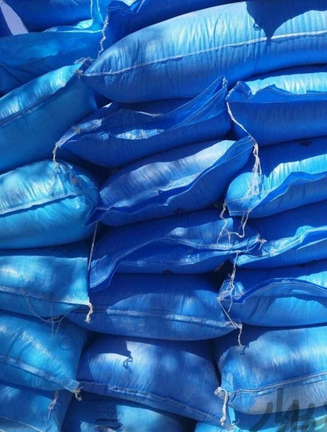 کود شیمیایی اوره کیسه آبی و کیسه سفید|خدمات باغبانی و درختکاری|شیراز, شهرک امیر کبیر|دیوار