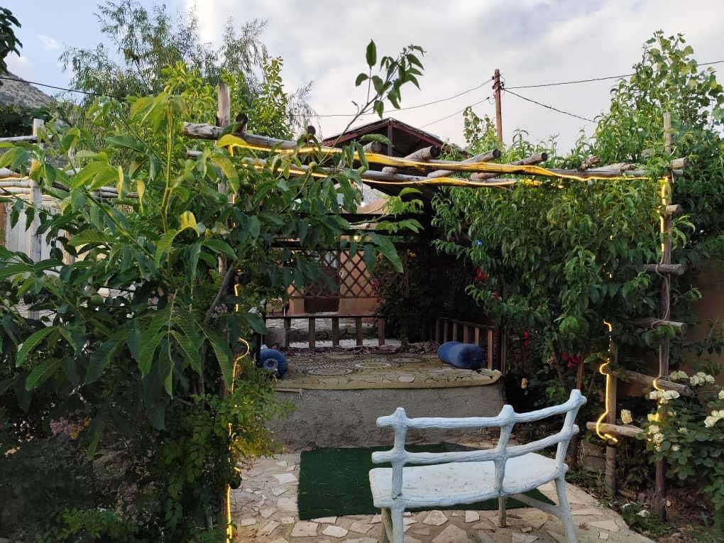 اقامت در بهشتی کوچک با طراحی کاهگل و چوب  یاسوج|اجارهٔ کوتاه‌مدت ویلا و باغ|یاسوج, |دیوار