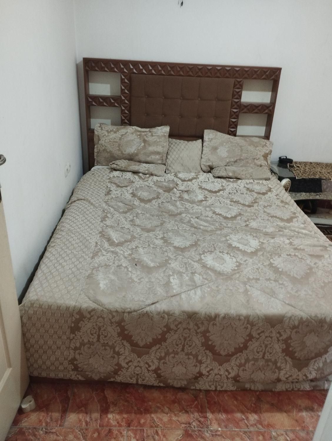 تخت خواب دو نفره|تخت و سرویس خواب|کرج, منظریه|دیوار