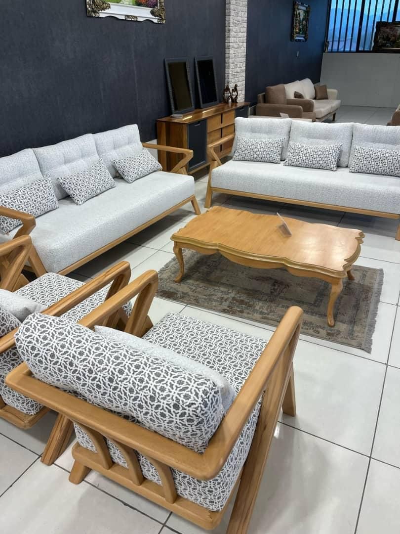 تعویض مبل کارکرده با مبل نو با شرایط اقساطی|مبلمان خانگی و میز عسلی|شیراز, ارم|دیوار