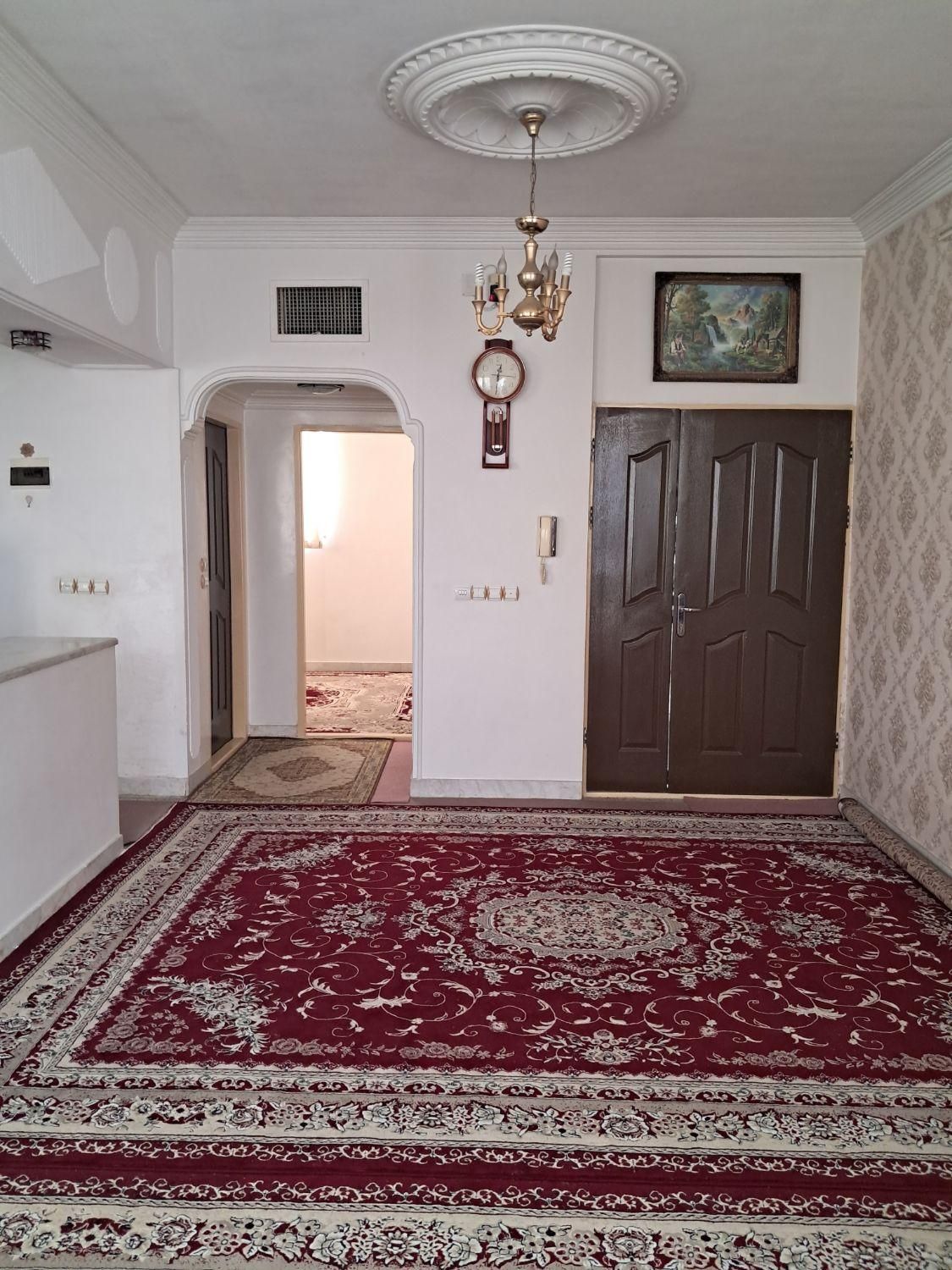 سوئیت اجاره ای باتمام امکانات درداخل شهر وپارکینگ|اجارهٔ کوتاه‌مدت آپارتمان و سوئیت|نیشابور, مدرس|دیوار