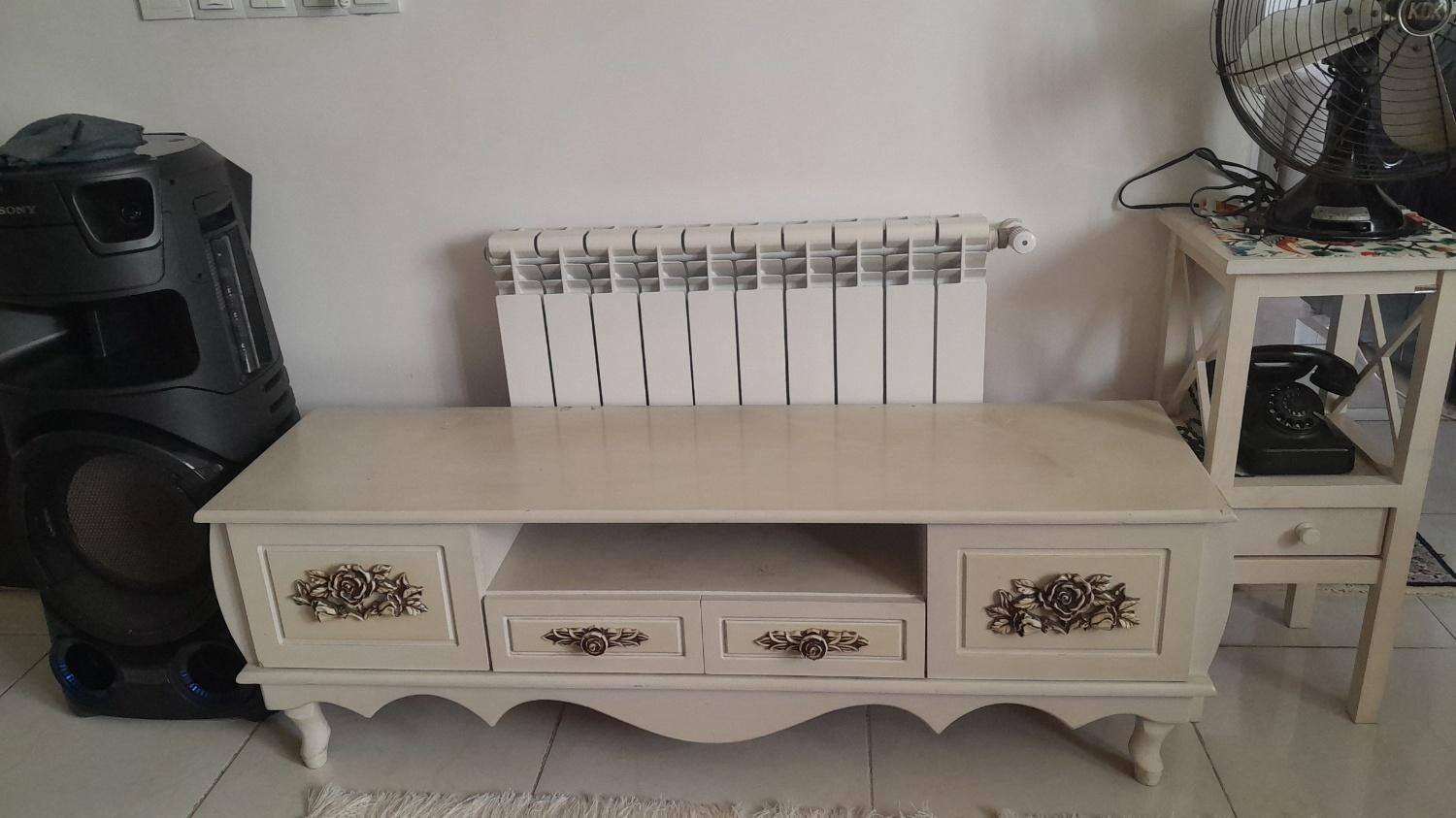 میز تیوی سفید|میز تلویزیون|رشت, پیرکلاچای|دیوار