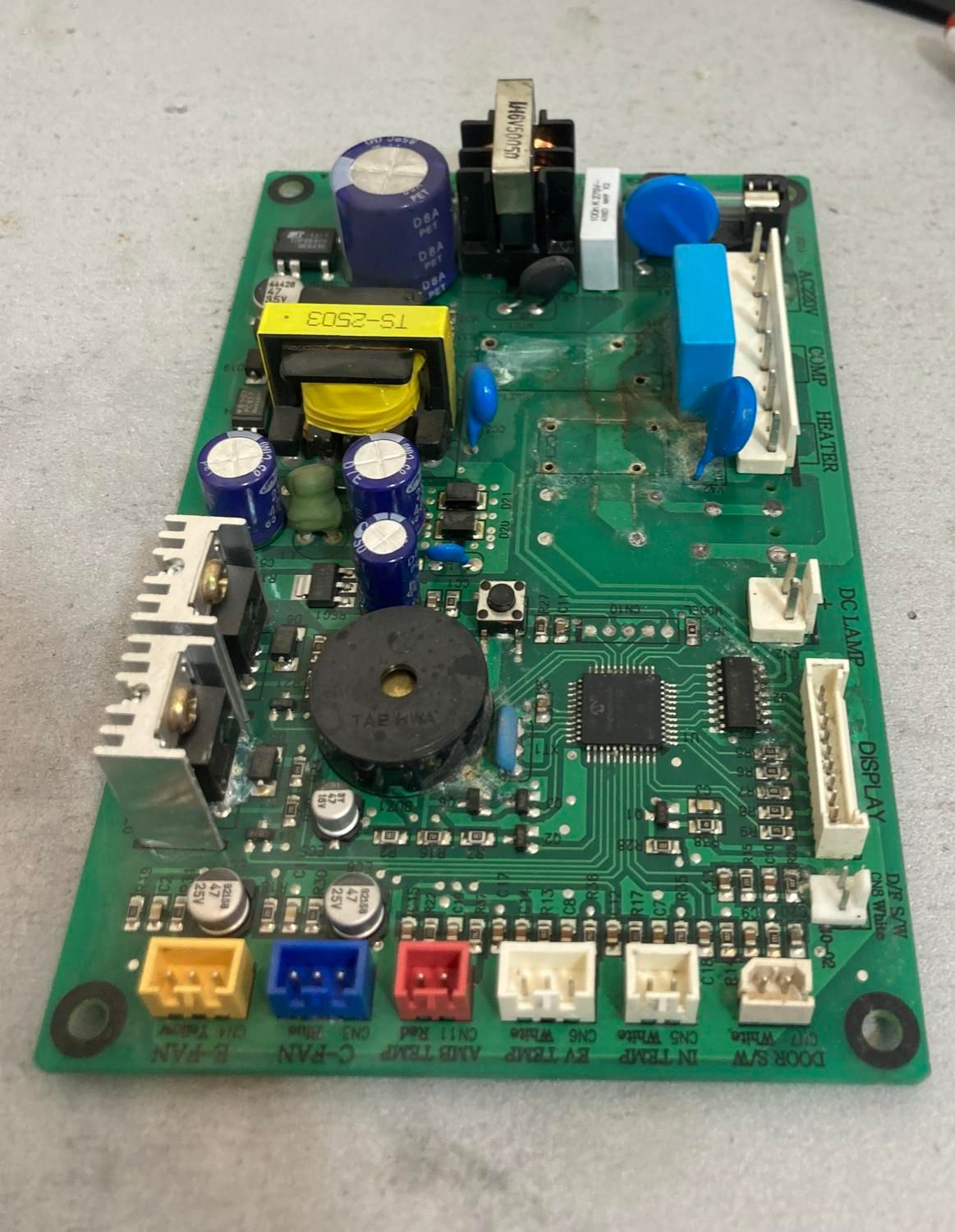 یخچال مرکز تعمیرات برد یخچال فریزر|خدمات پیشه و مهارت|اصفهان, درب کوشک|دیوار