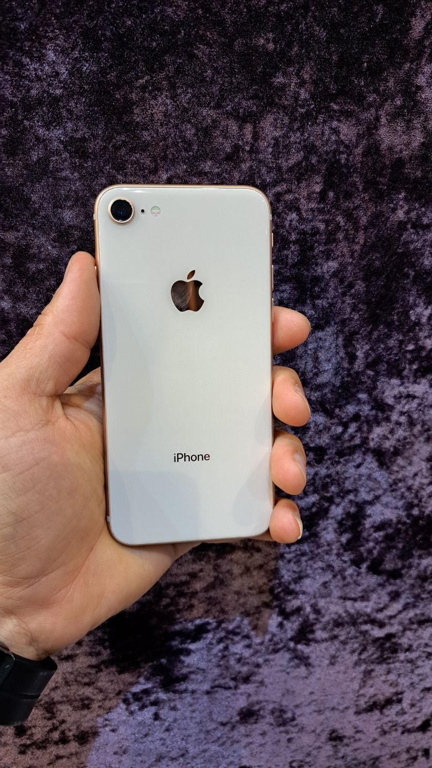 اپل iPhone 8 ۶۴ گیگابایت|موبایل|تهران, ولنجک|دیوار