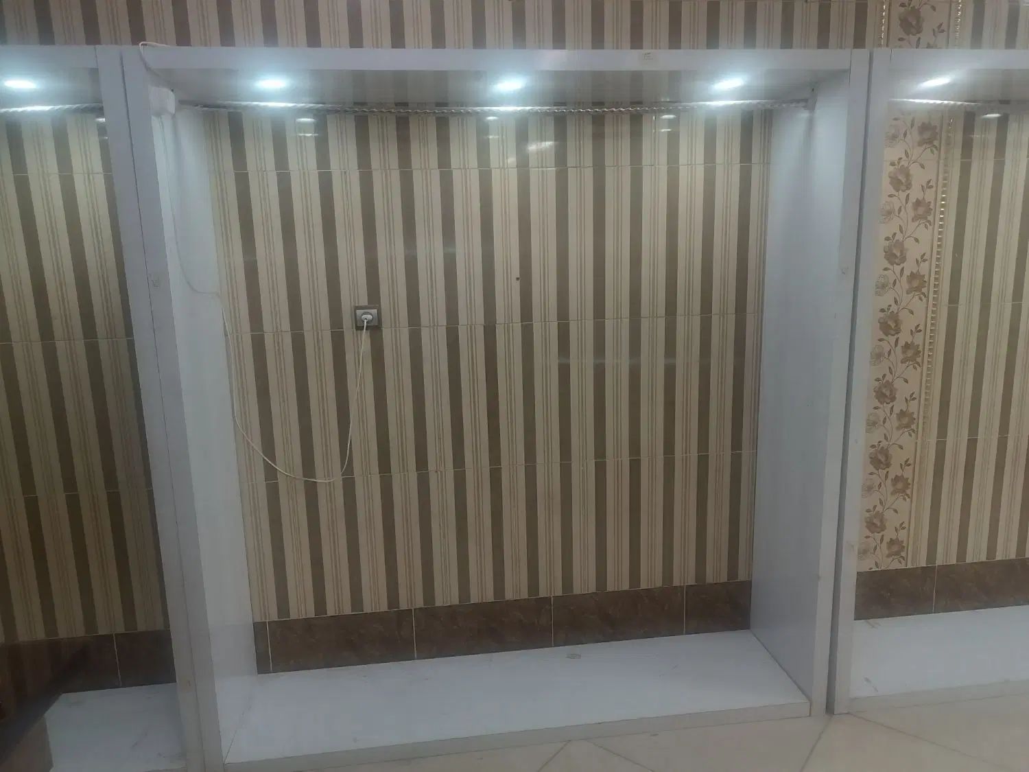 رگال لباس|فروشگاه و مغازه|مشهد, امیرآباد|دیوار