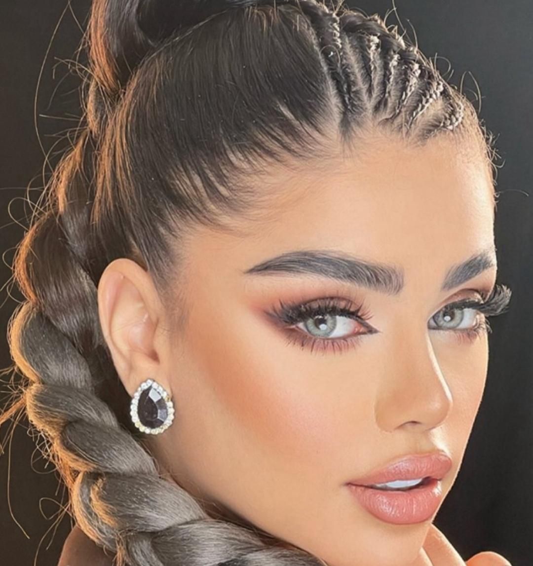 انجام میکاپ تخصصی و اموزش خودآرایی و دگر ارایی|خدمات آموزشی|اراک, |دیوار
