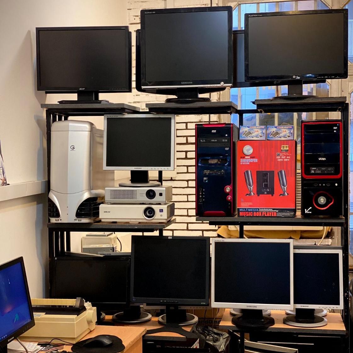 مانیتور کامپیوتر و دوربین مداربسته|قطعات و لوازم جانبی رایانه|بندرعباس, |دیوار