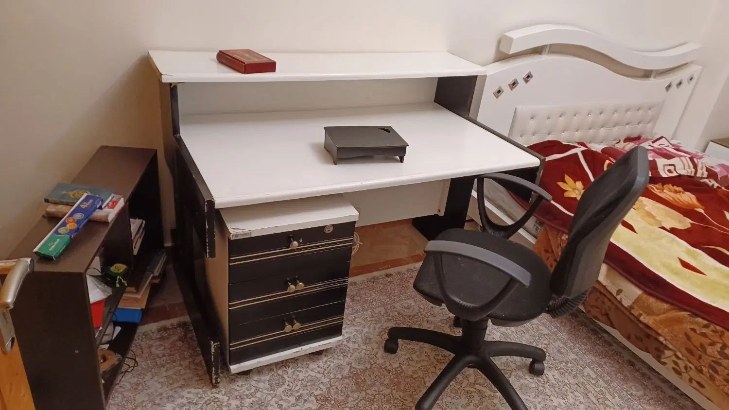 میز ۲طبقه کار و کامپیوتر بازشو و صندلی چرخ و جکدار|میز تحریر و کامپیوتر|تهران, فرمانیه|دیوار