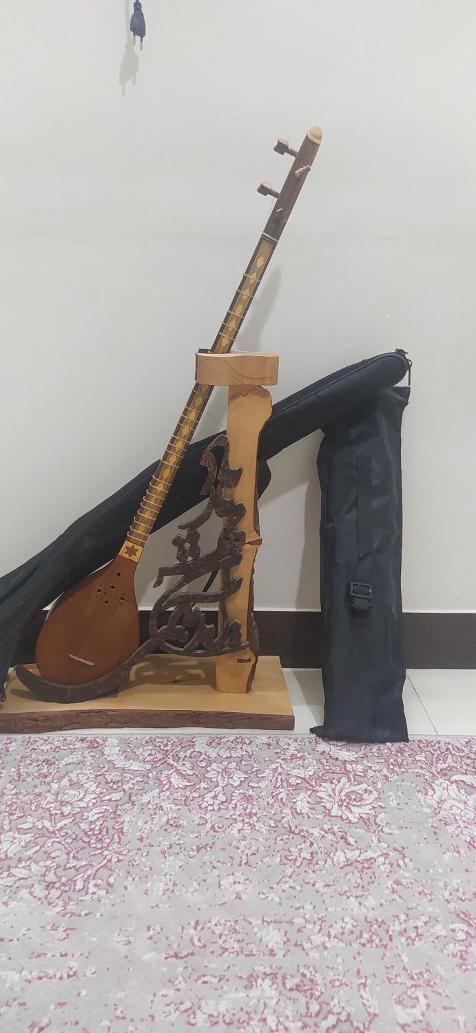 سه تار خزان|سازهای سنتی|شاهین‌شهر, نظامی|دیوار